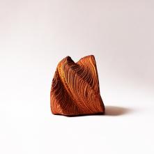 "Mnemosyne fold VI" - 2022 -15 x 9 x 10.5 cm - Stoneware, orange engobe