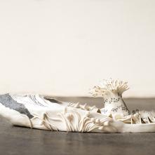 Ocean Portrait : Fear vs Fascination, porcelain, oxide painting and gold luster, 32 x 17,5 x 9 cm, 2020  ©Fondation Bruckner 