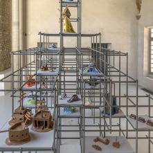 Asobiba Reactivated Memories - 2018, Métal, céramique, émail, fil, bois, peinture/ H 480 x L 440,5 x P 392,5 cm/ Collection FRAC Grand Large - Hauts-de-France/ ©Nicolas Brasseur Asobiba Reactivated Memories - 2018, Métal, céramique, émail, fil, bois, peinture/ H 480 x L 440,5 x P 392,5 cm/ Collection FRAC Grand Large - Hauts-de-France/ ©Nicolas Brasseur