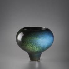 Thomas Bohle - Récipient, grès tourné en double paroi, émail cobalt vert - D 20 cm x H 17,5 cm - Cuisson au four à gaz en réduction 1280°C, collection de l’artiste © Frigesch Lampelmayer